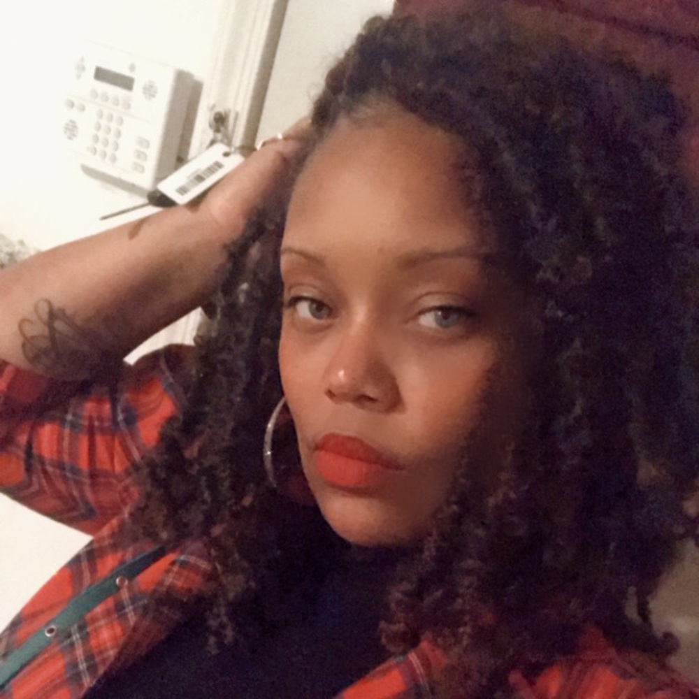 Meet your Posher, Renisha